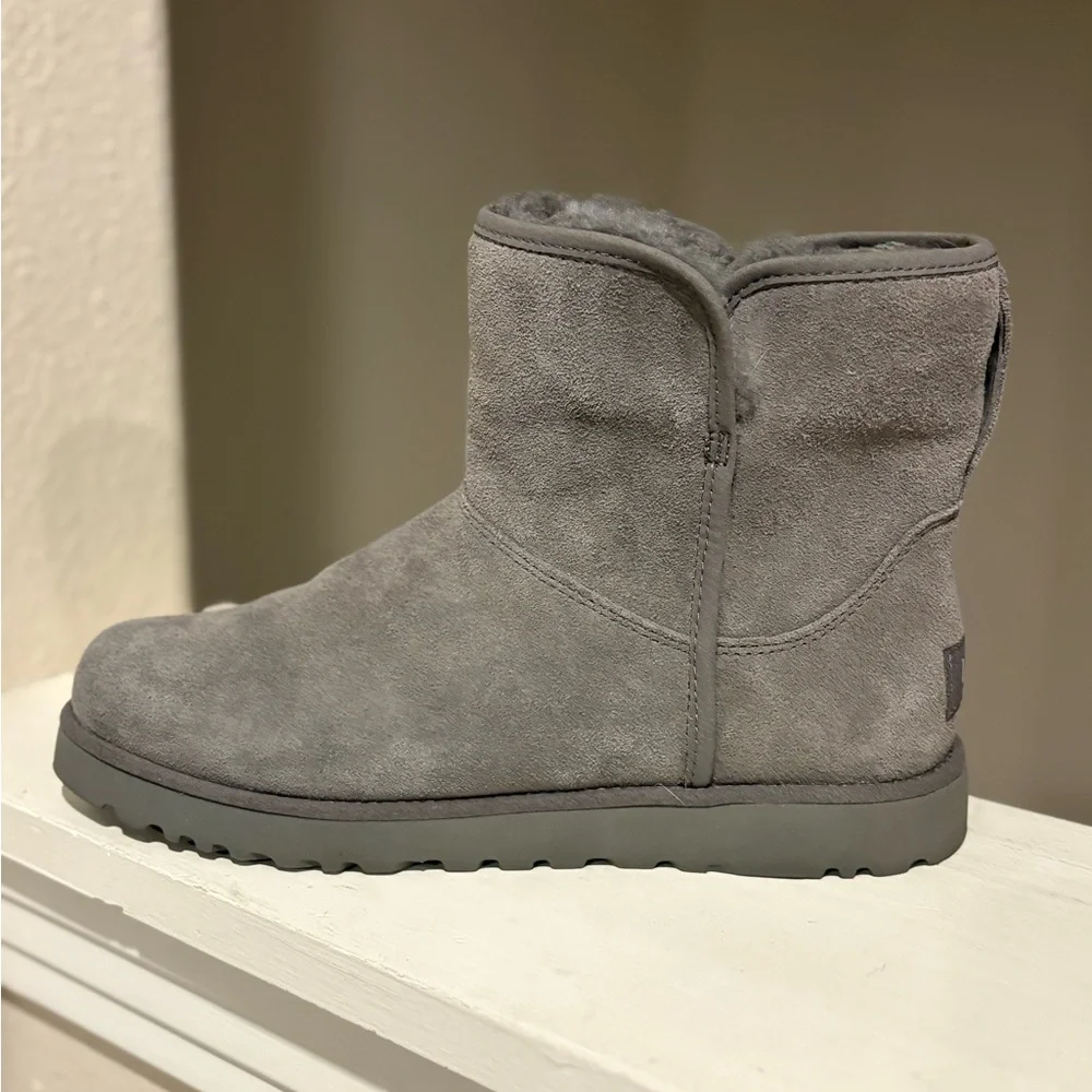 UGG Cory II Genuine Shearling Lined Boot Gray Suede 1125792 Womens Size 7 - Picture 4 of 10